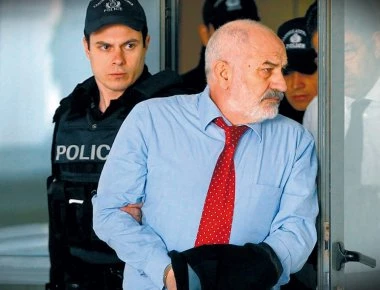 Την ενοχή Σμπώκου, Καμάρη και Χριστοδουλίδη για τα εξοπλιστικά ζητάει η εισαγγελέας